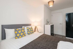 2 bedrooms, iron/ironing board - Host Apartments Oldham Place (Liverpool)