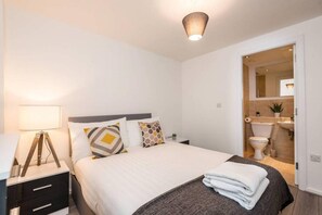 2 bedrooms, iron/ironing board - Host Apartments Oldham Place (Liverpool)