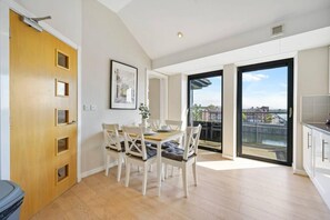 Apartment - Host Apartments Marina View Penthouse (Liverpool)