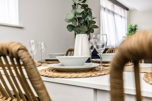 2 bedrooms, iron/ironing board - Host Apartments The Scandi Hideaway (Liverpool)