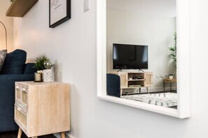 2 bedrooms, iron/ironing board - Host Apartments The Scandi Hideaway (Liverpool)