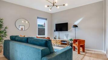 Apartment | 2 bedrooms, iron/ironing board, Internet