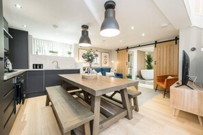 House | 3 bedrooms, iron/ironing board - Host Apartments The Georgian Coach House 1 (Liverpool)