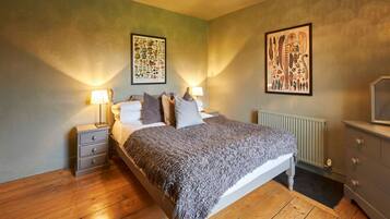 3 bedrooms, iron/ironing board