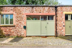 Apartment | 3 bedrooms, iron/ironing board - Host Apartments The Georgian Coach House 2 (Liverpool)