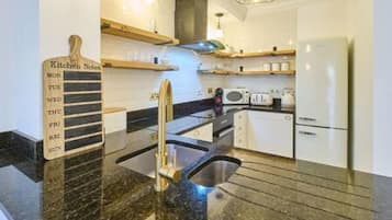 Apartment | 2 bedrooms, iron/ironing board