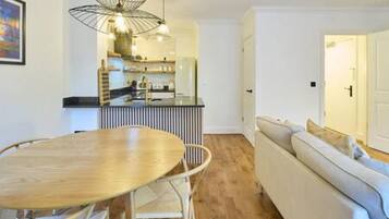 Apartment | 2 bedrooms, iron/ironing board