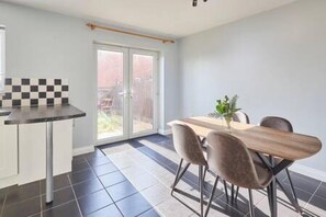 House | 3 bedrooms, iron/ironing board - Host Stay Tibshelf House (Alfreton)