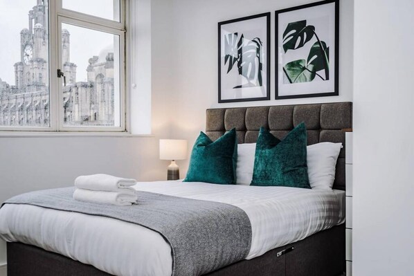 Apartment | 2 bedrooms, iron/ironing board - Host Stay Waterfront Penthouse (Liverpool)