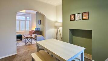 House | 2 bedrooms, iron/ironing board