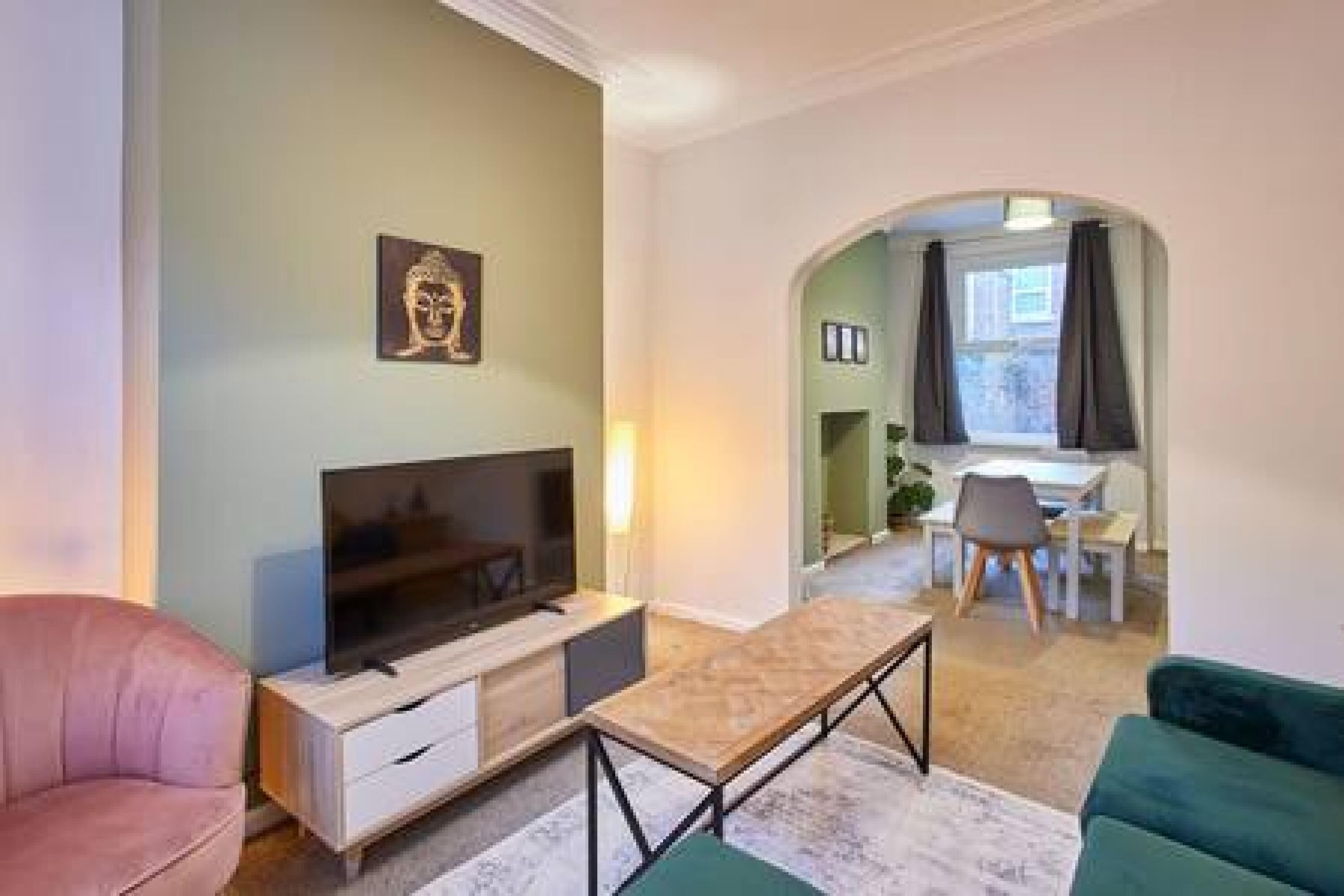 2 chambres, fer et planche à repasser