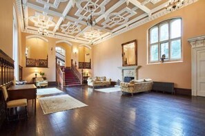 House | 10 bedrooms - Host Stay Middleton Hall (Belford)