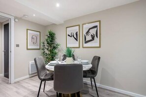 Ferienhaus | 2 Schlafzimmer, Bügeleisen/Bügelbrett, Internetzugang