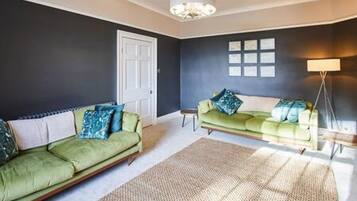 House | 3 bedrooms, iron/ironing board