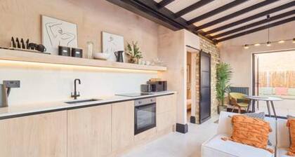 Host Stay Faversham Studio