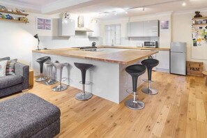 House | 2 bedrooms, Internet - Host Stay Cobb Court (Margate)