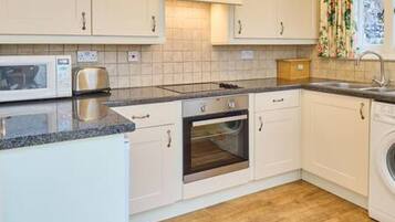 3 bedrooms, iron/ironing board