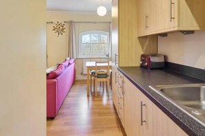 House | 1 bedroom - Host Stay Nunnery Fields (Canterbury)