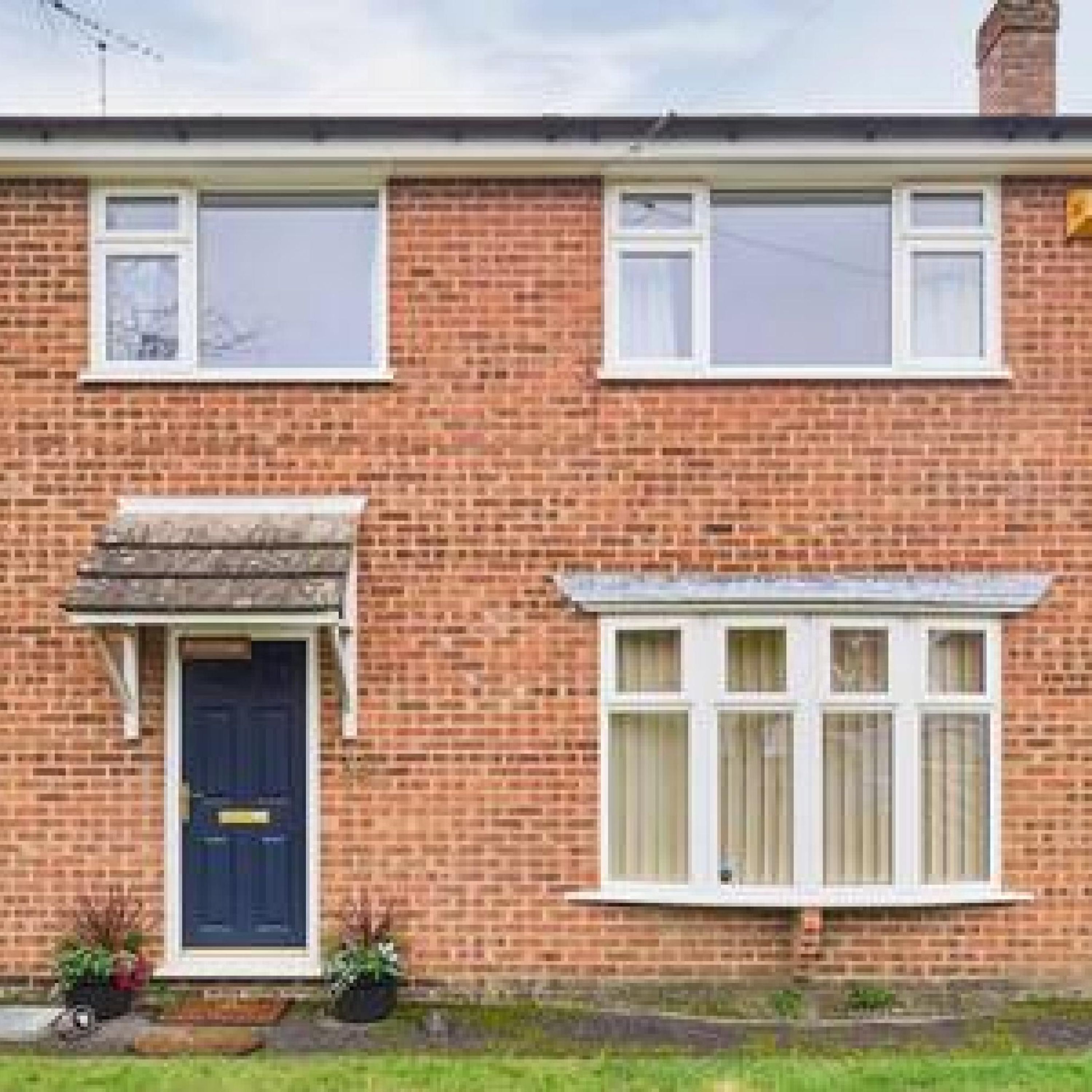 Rumah | 4 kamar tidur dan setrika/meja setrika