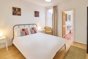 House | Iron/ironing board