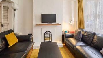 House | 2 bedrooms, iron/ironing board