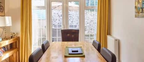 House | 3 bedrooms, Internet