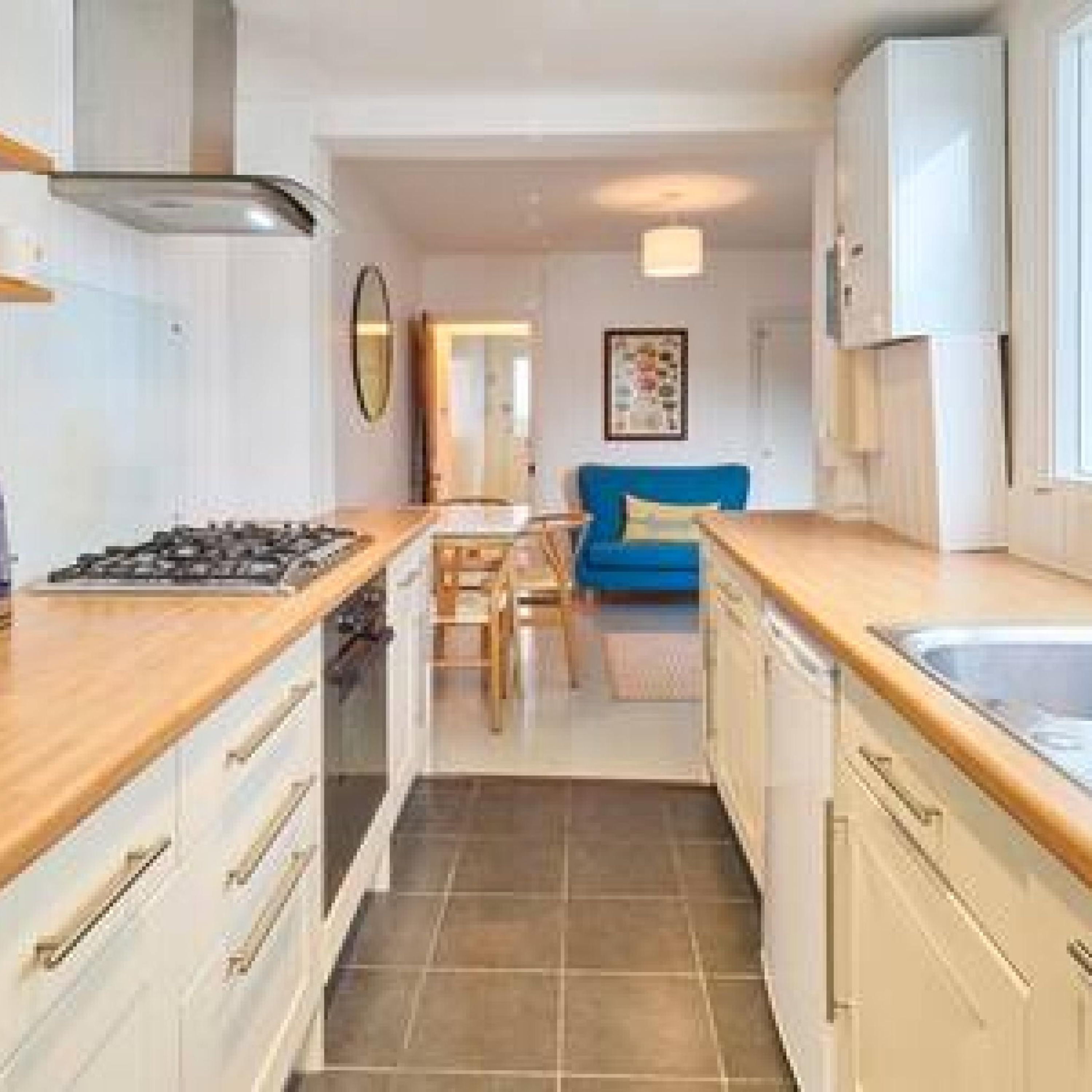 Rumah | 2 kamar tidur, meja kerja, setrika/meja setrika, dan internet