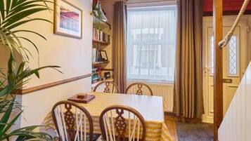 Rumah | 1 kamar tidur, setrika/meja setrika, dan internet