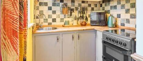 House | 1 bedroom, iron/ironing board, Internet