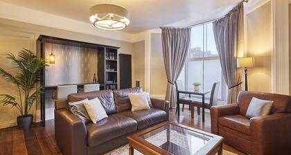 Host Stay Endeavour Sails