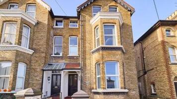 5 bedrooms, Internet