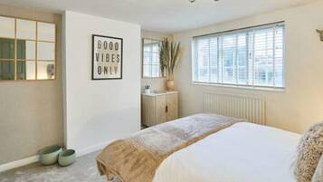 1 chambre, fer et planche Ă repasser