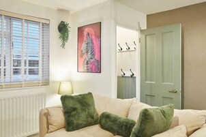 House | 1 bedroom, iron/ironing board