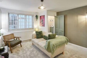 1 bedroom, iron/ironing board - Host Stay Bentley Wynd (Yarm)