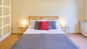 Ảnh chưa phân loại, 2 trong số 12 ảnh, nút