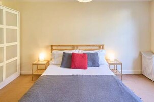 2 bedrooms, Internet