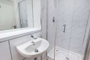 House | 2 bedrooms, Internet