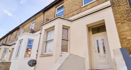 Host Stay Westbrook Road