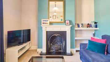 Apartment | 2 bedrooms, iron/ironing board, Internet