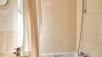 Casa | 2 quartos, ferros/tábuas de passar roupa