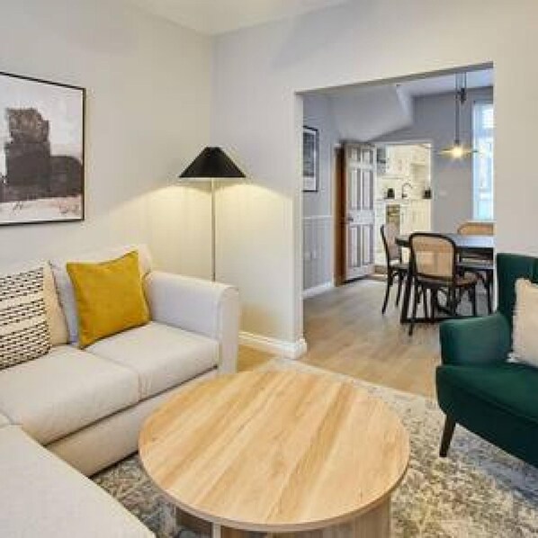 House | 2 bedrooms, iron/ironing board
