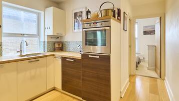 House | 2 bedrooms, iron/ironing board
