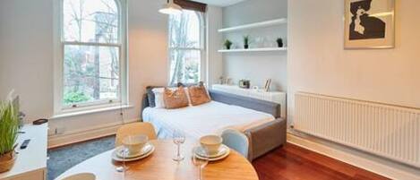 아파트 | 1 개의 침실, 다리미/다리미판, 인터넷