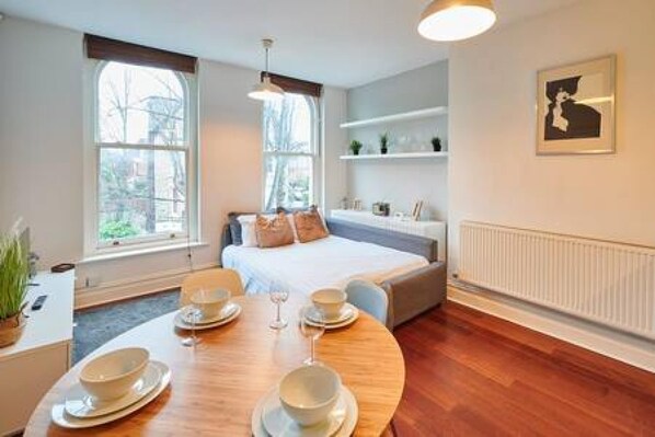 Apartment | 1 bedroom, iron/ironing board, Internet - Host Stay The Ivanhoe Retreat (Liverpool)