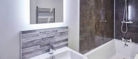 2 bedrooms