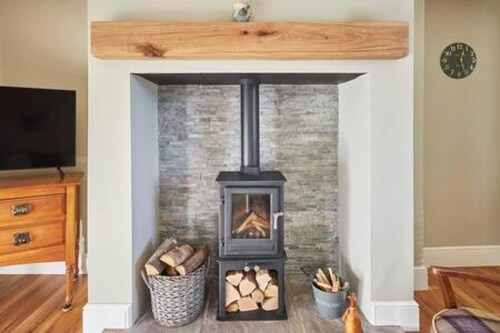 Host Stay Snoozy Goose