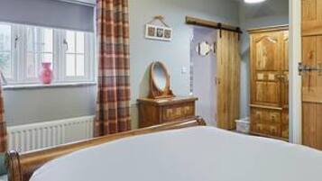 2 bedrooms, iron/ironing board