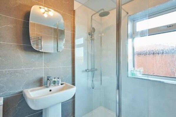 House | 3 bedrooms, iron/ironing board, Internet - Host Stay St Mark s Close (Redcar)