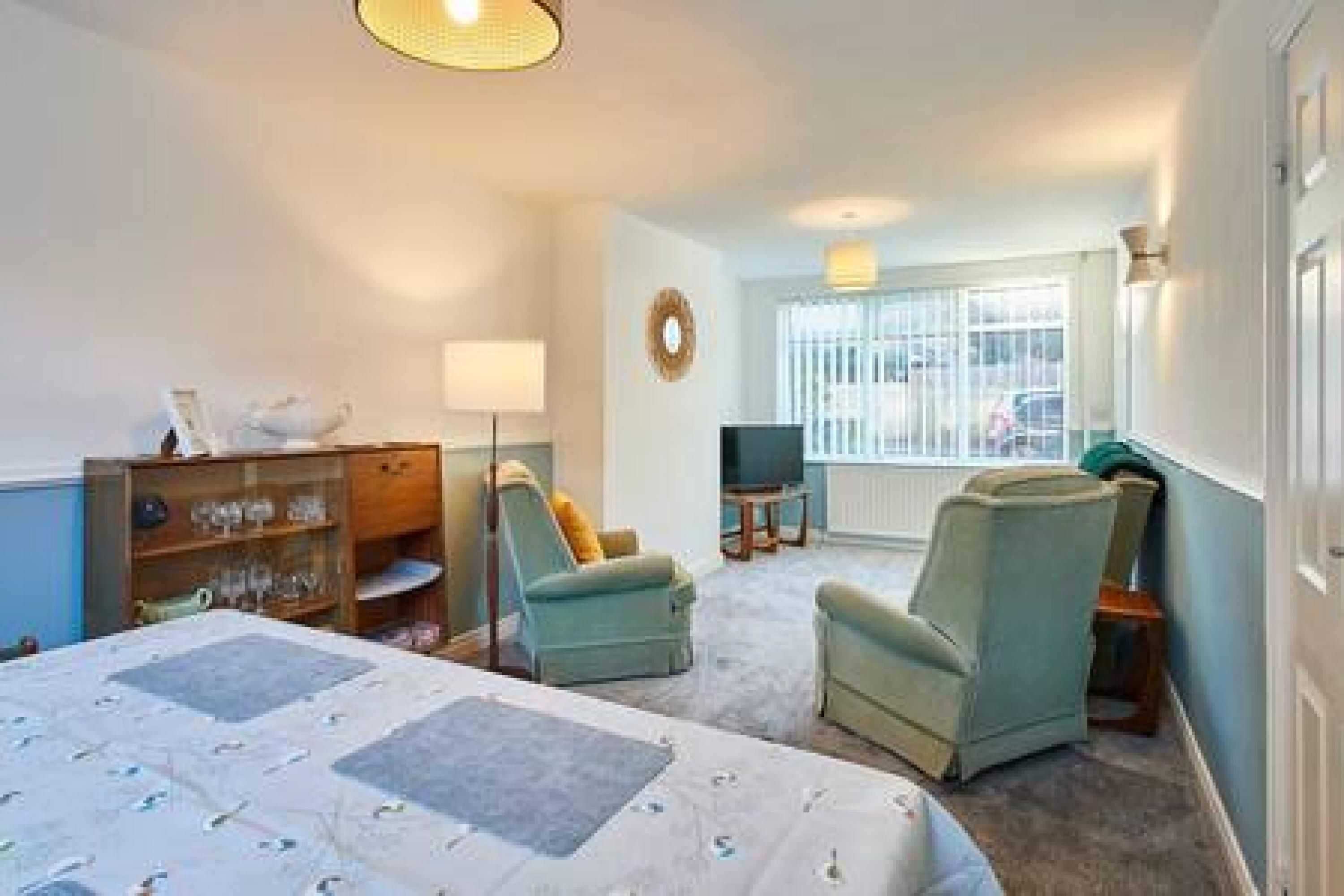 House | 3 bedrooms, iron/ironing board, high-speed internet