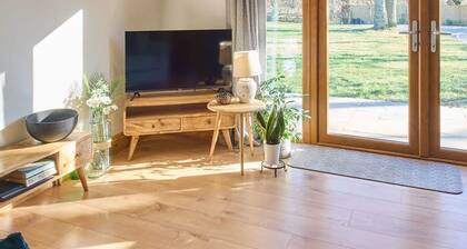 Host Stay Cobnut Barn